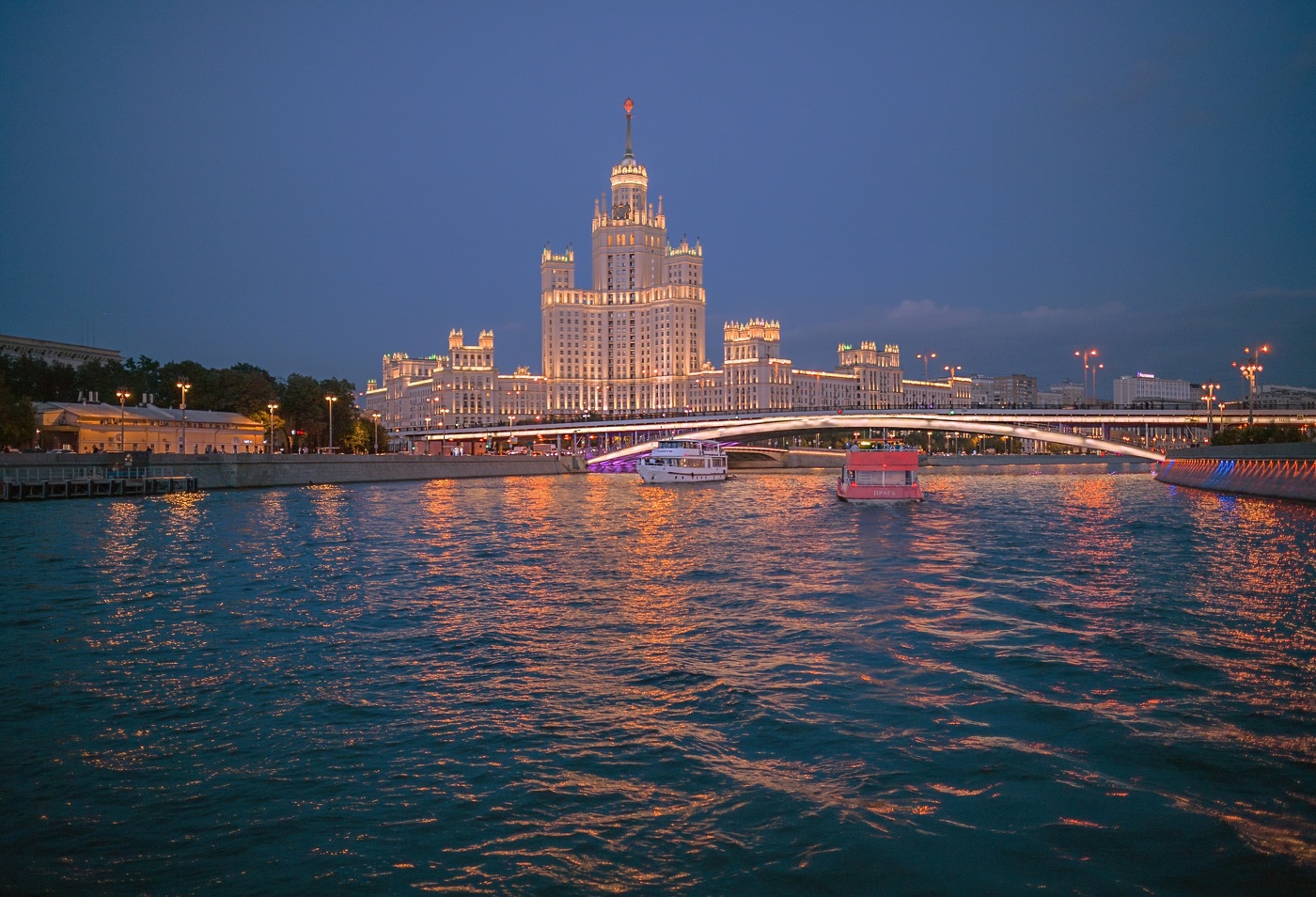 С видом на Котельническую высотку