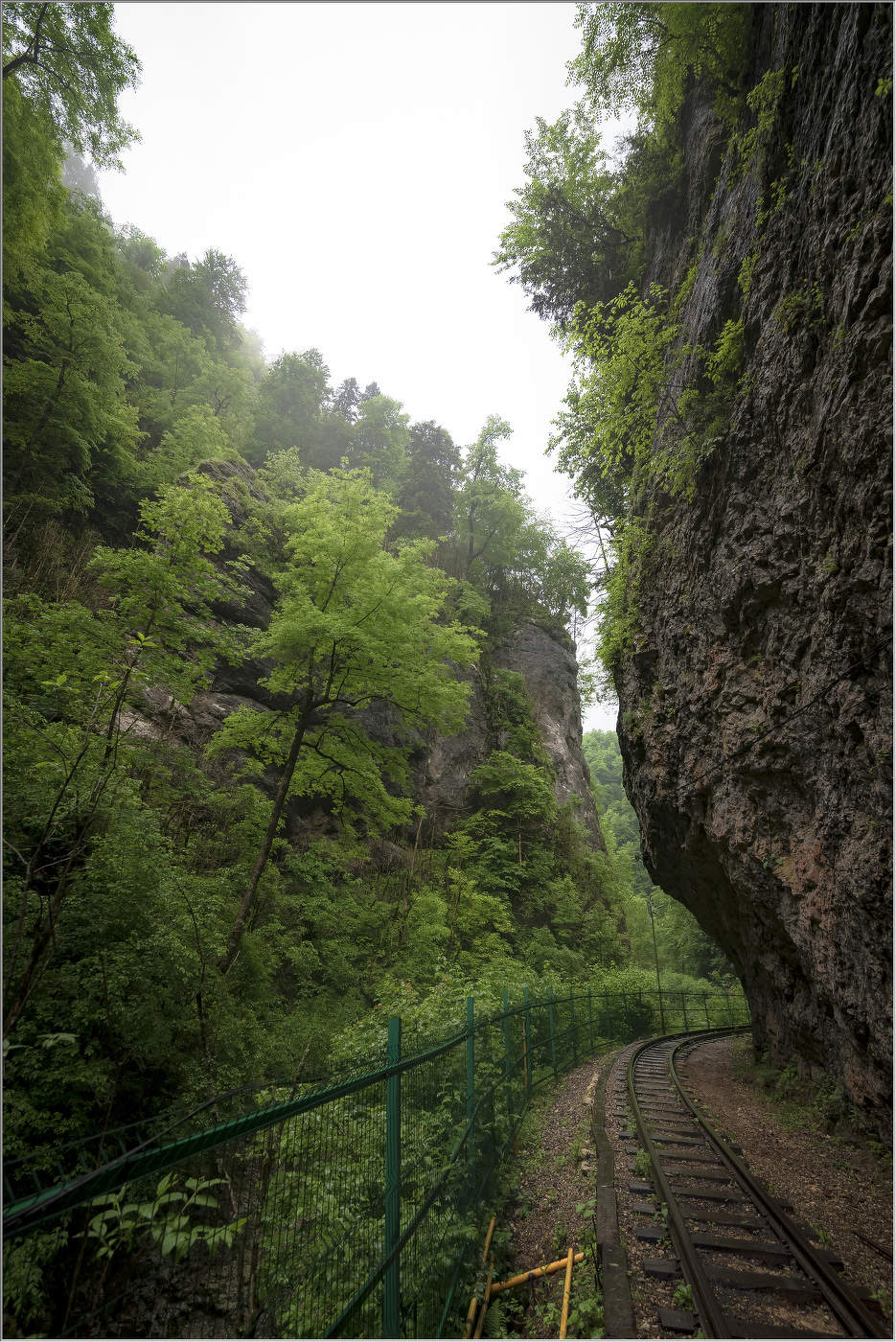 Впереди крутой поворот