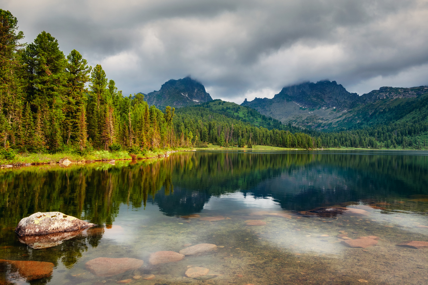 Яркое и спокойное Саянское лето. Озеро Светлое. Ергаки.