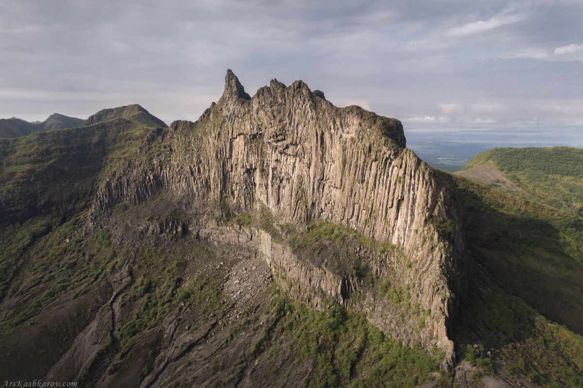 "Скалы вулкана Келуд"