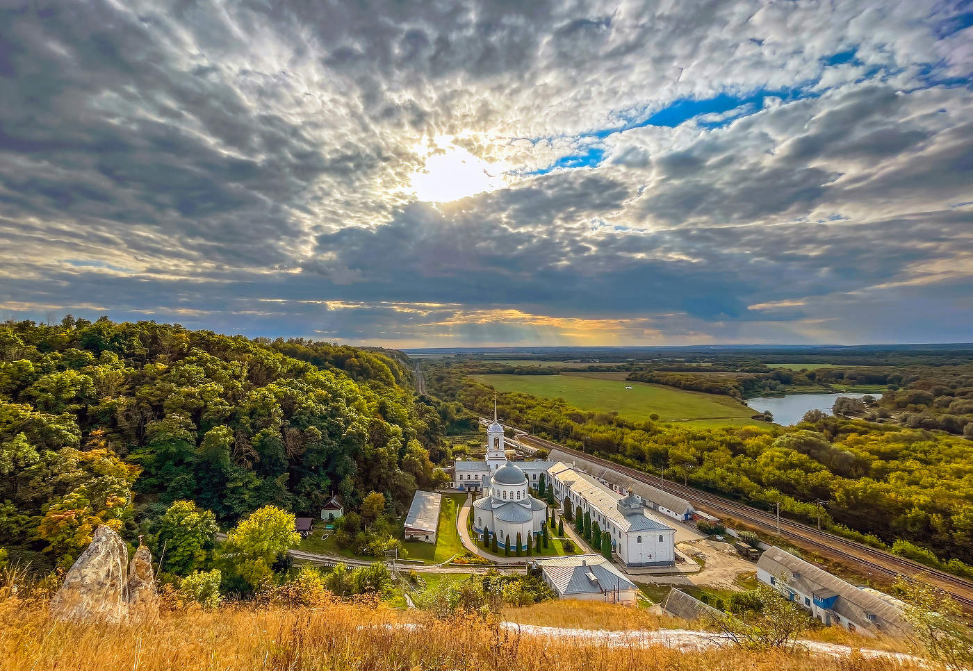 Дивногорье, осени начало.