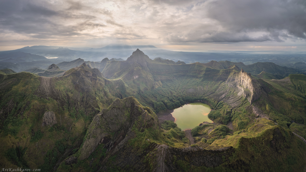 "Панорама вулкана Келуд"