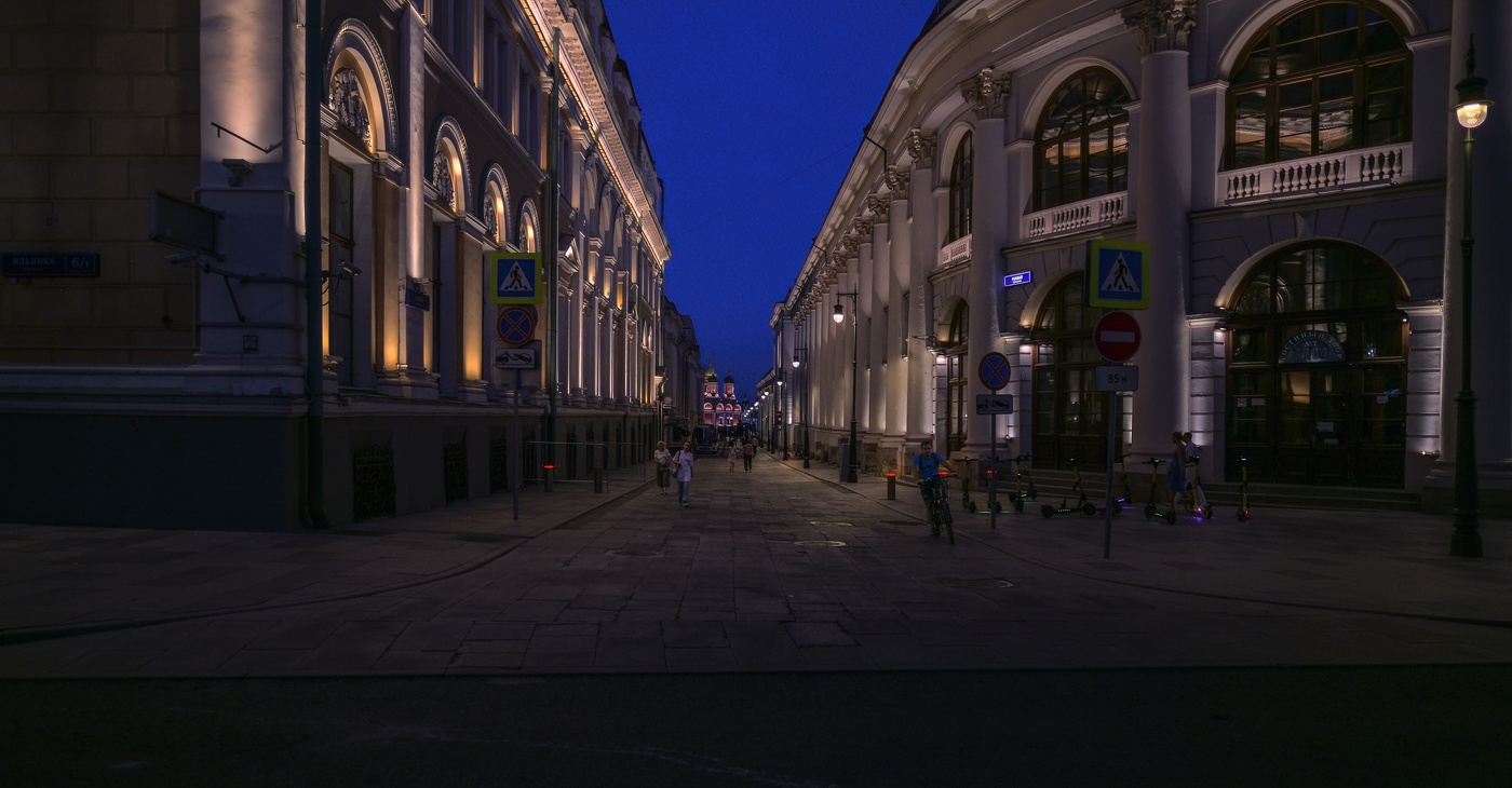 В центре Москвы вечером