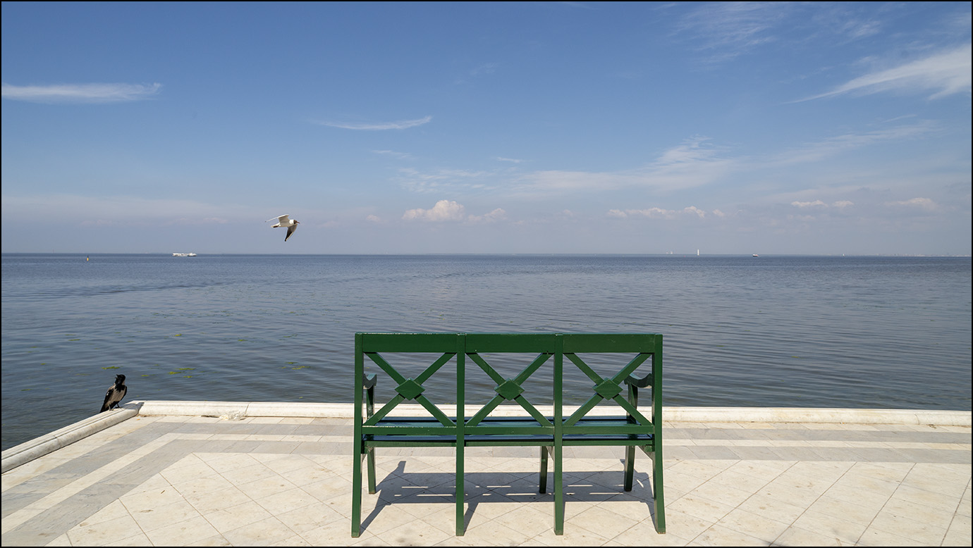 турфото с метеором и облаком