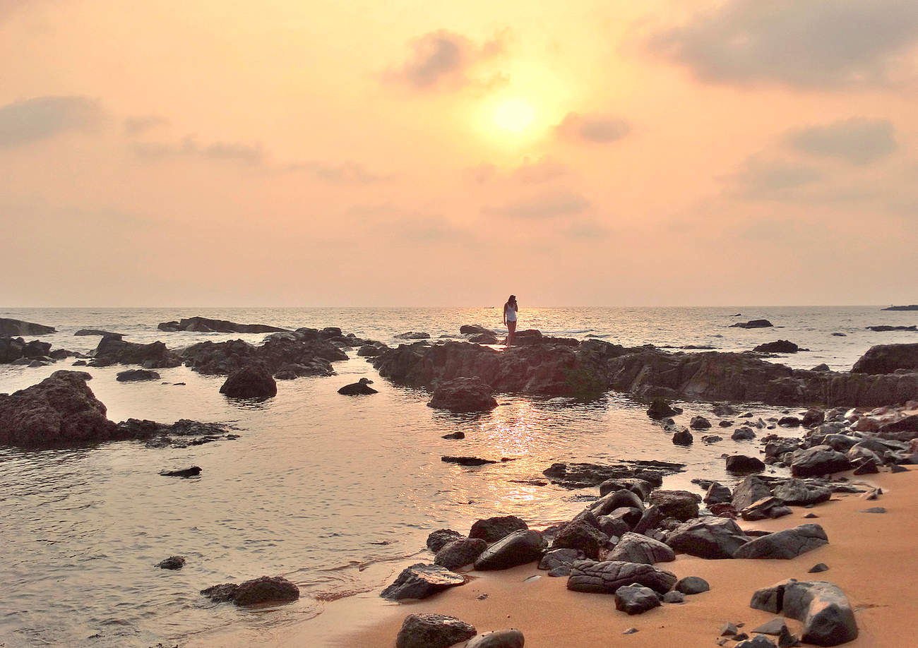 Релакс на закате возле моря