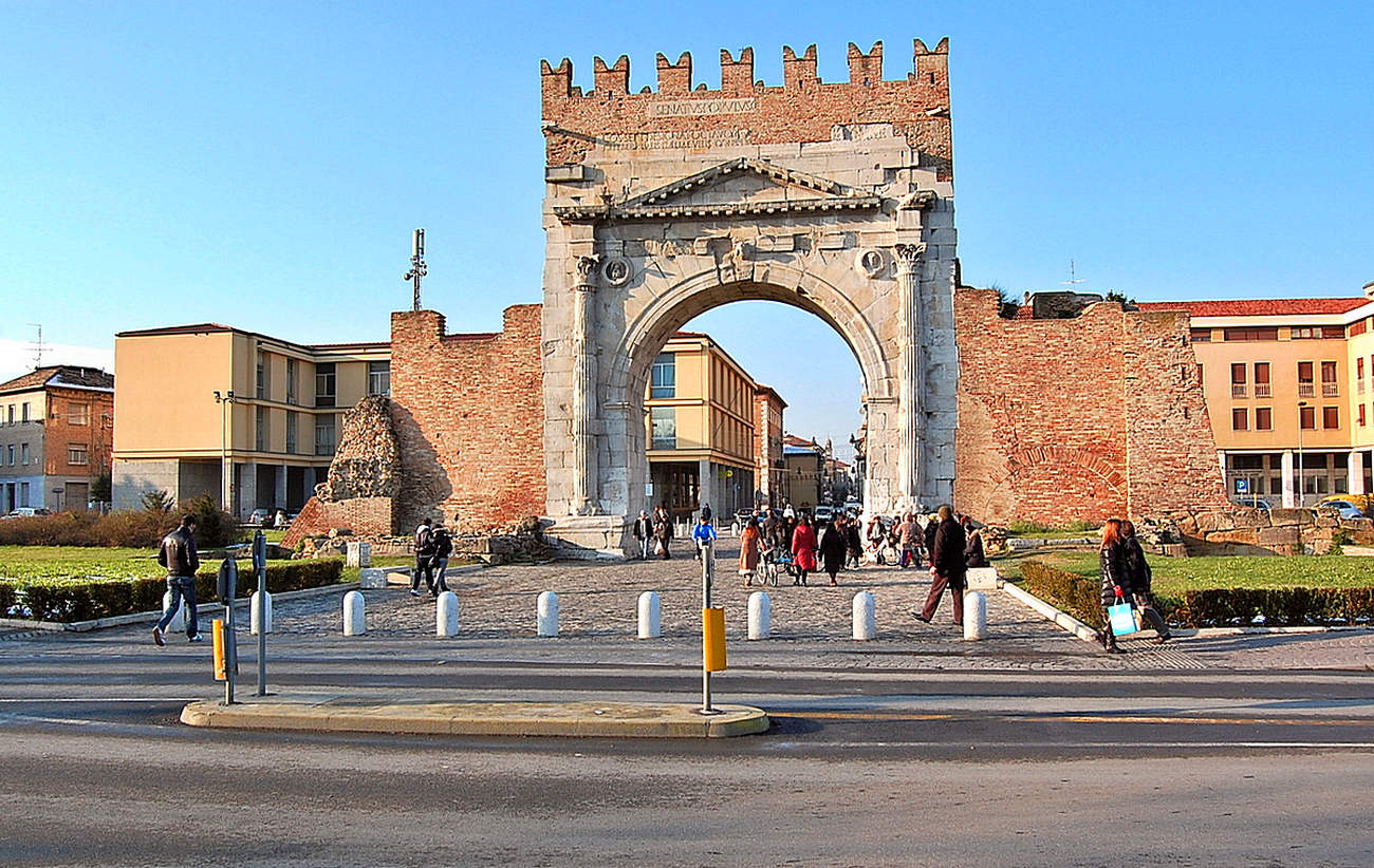 Арка Августа в Римини