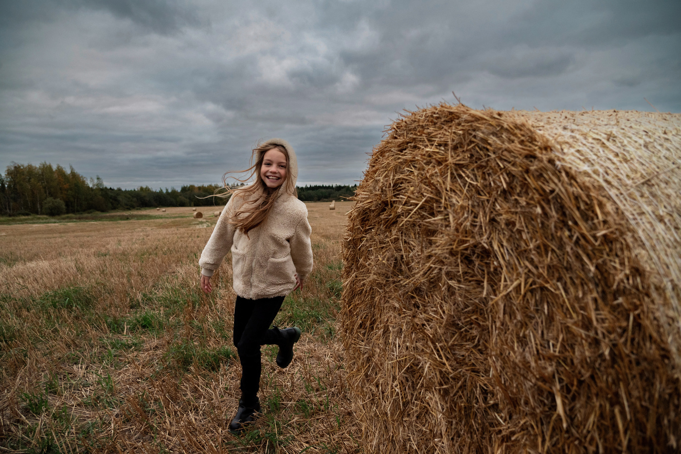 Милена с рулоном