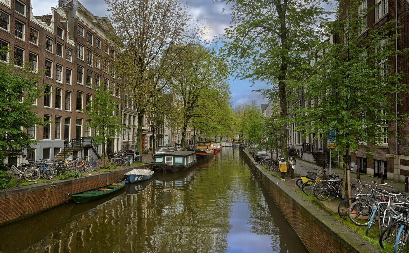 Хочу я жить,среди каналов и мостов