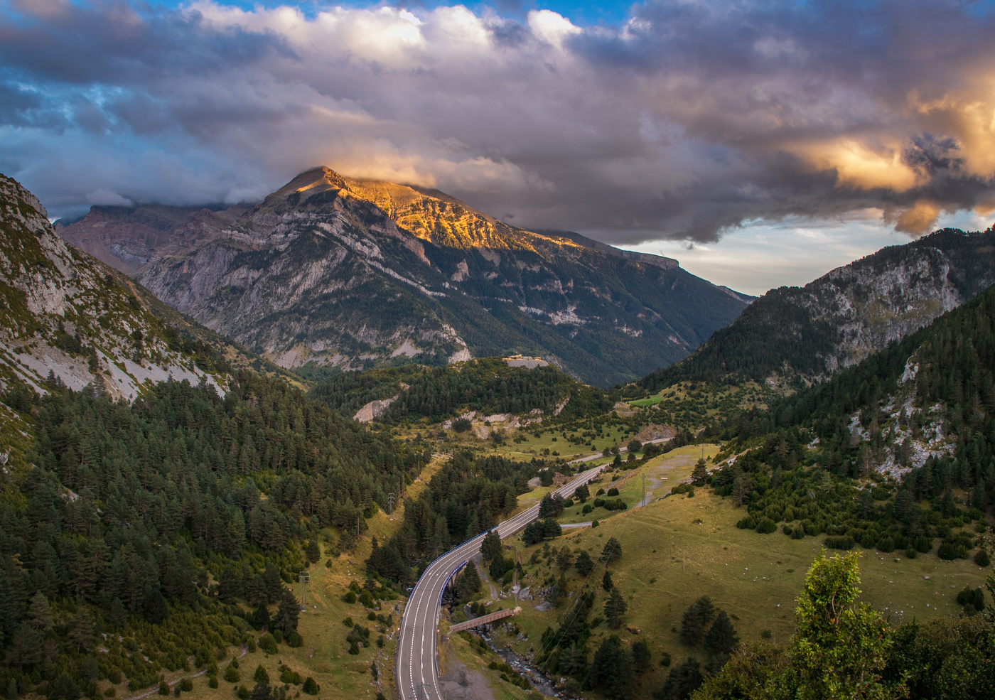 На закате...