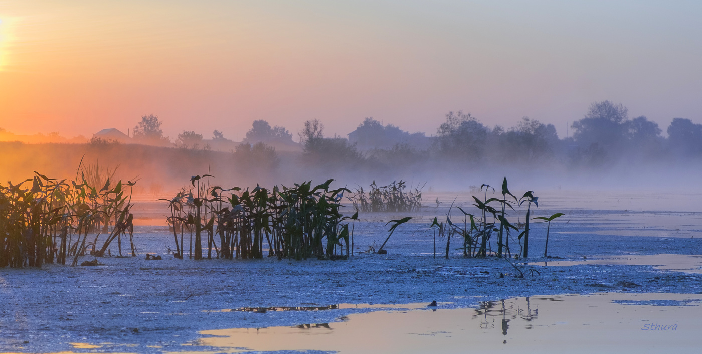 На рассвете.