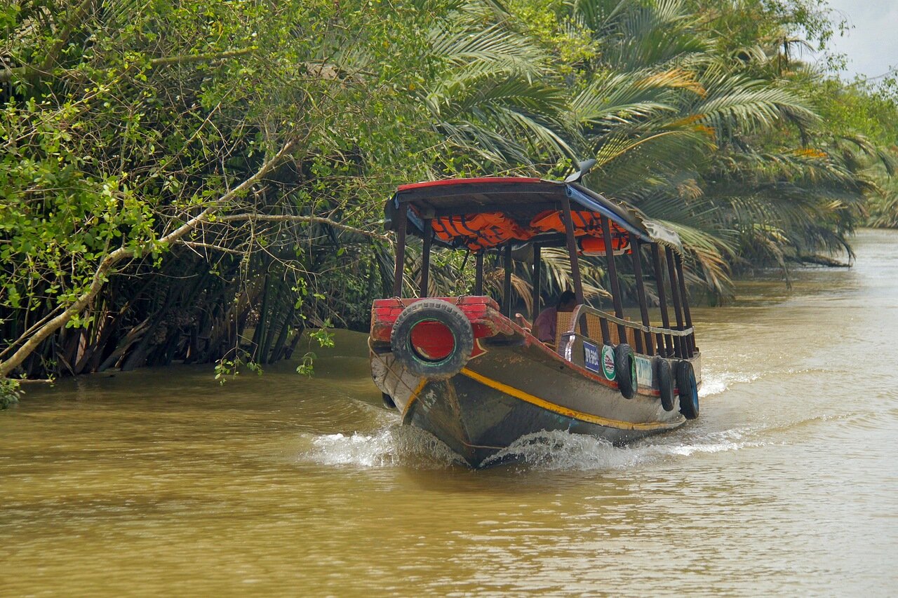 По реке Меконг