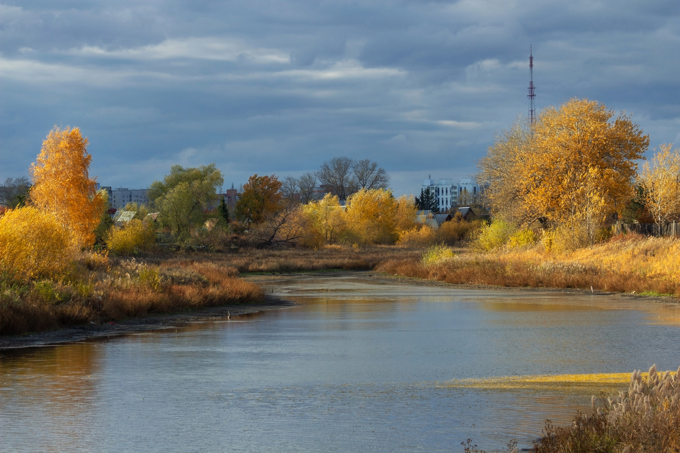 "Где-то за городом".