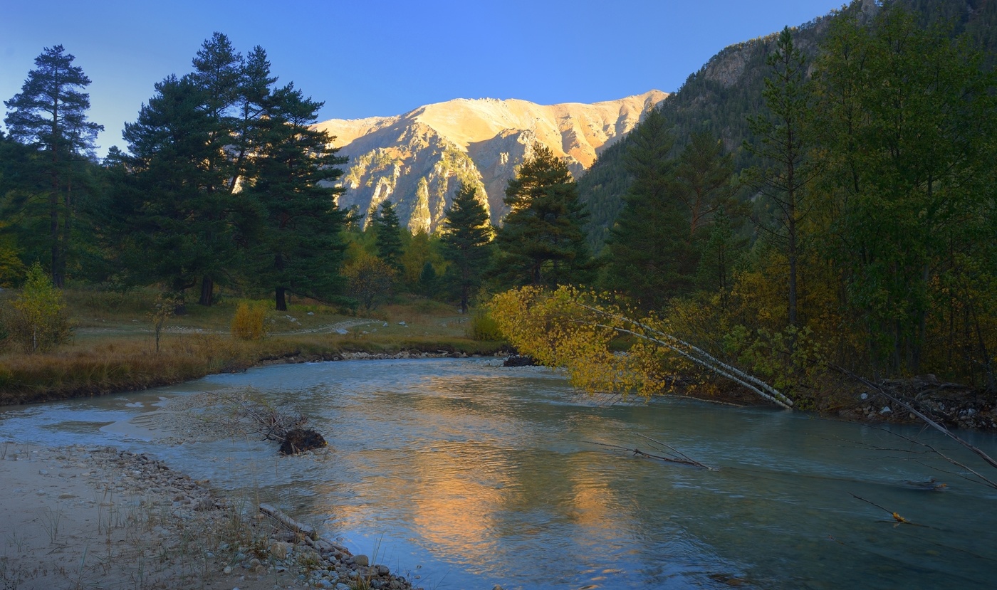 Утро в горах Кавказа
