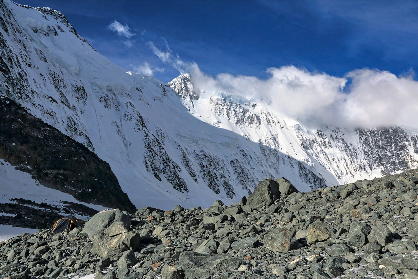 Аккемская стена