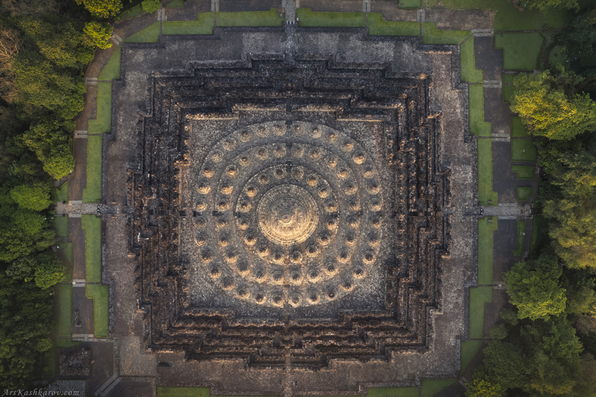 "Боробудур"