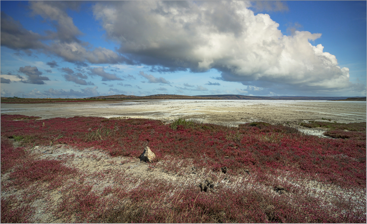 Соленое озеро