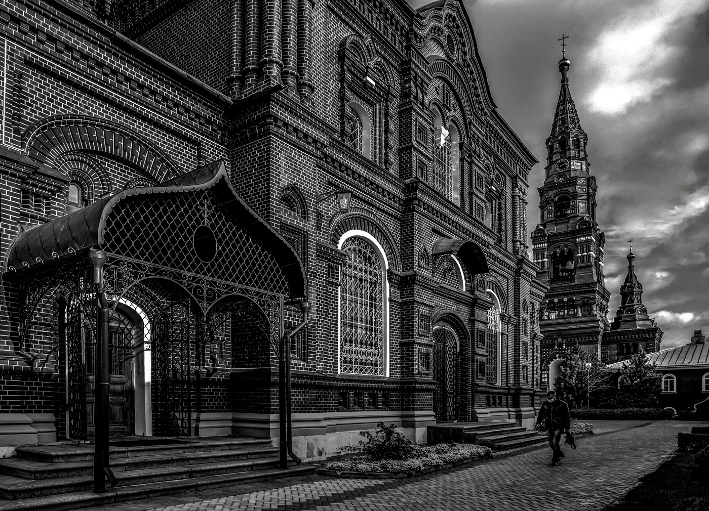 Чёрное и Белое