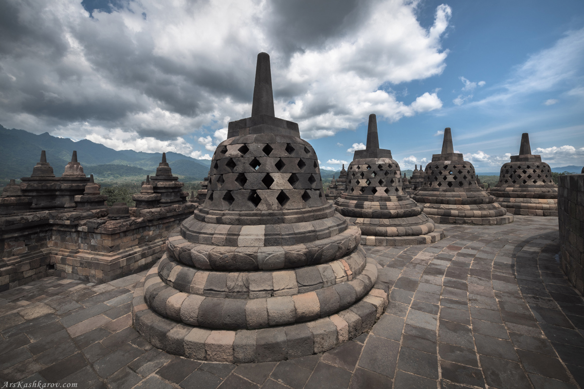 "Боробудур"