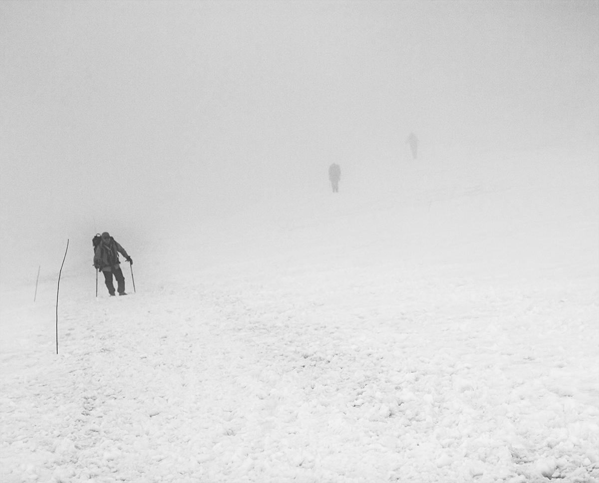 С каждым шагом исчезая