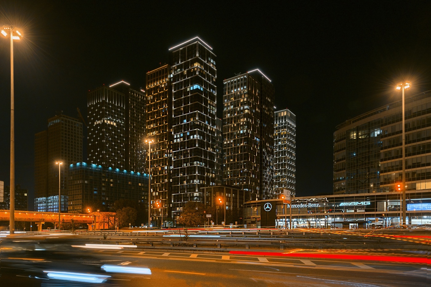 Вечером на Ленинградском шоссе