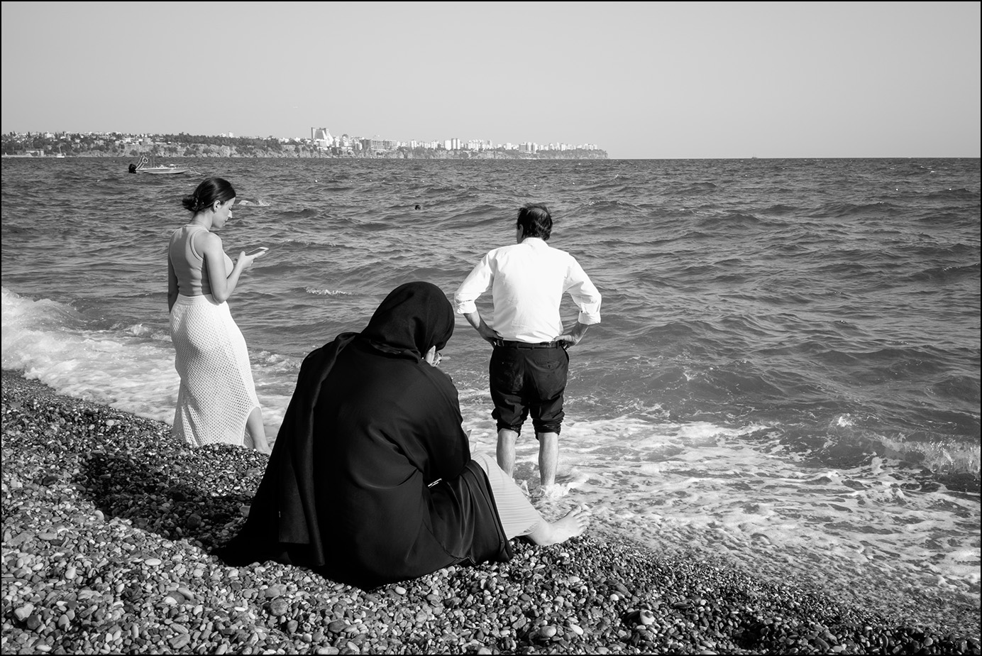 за околицей