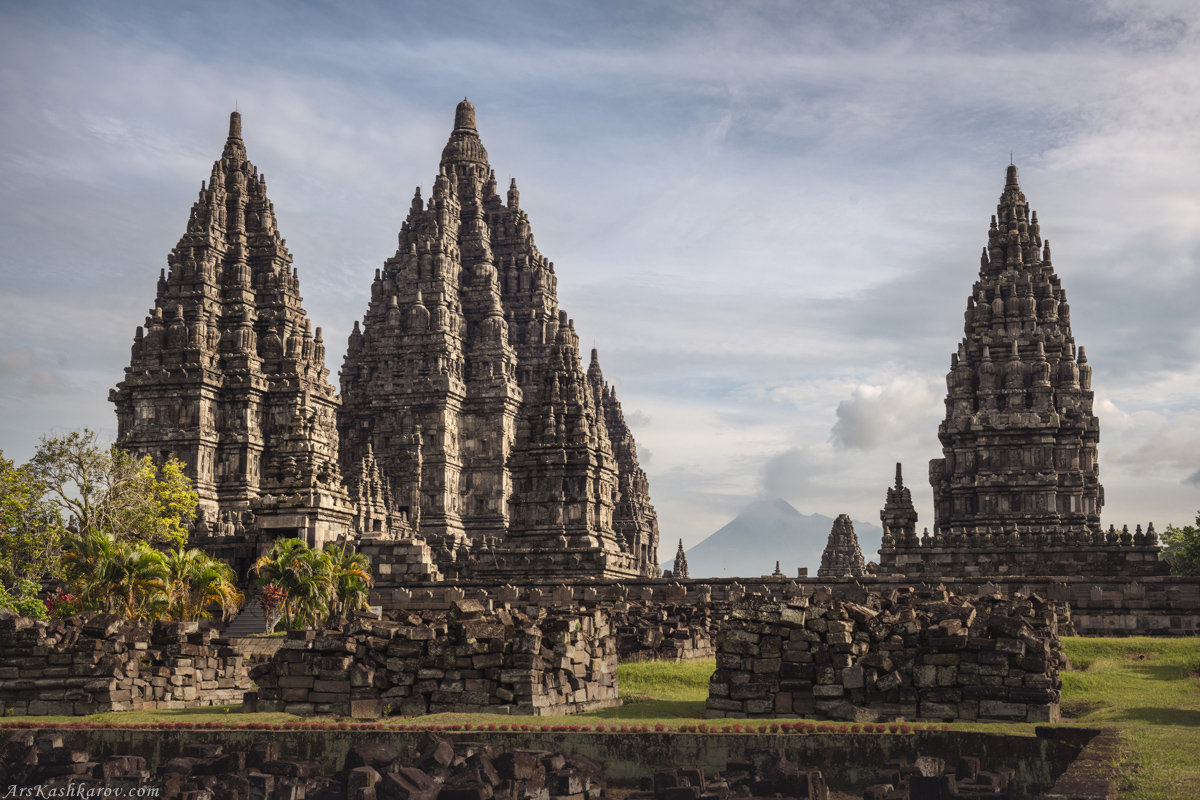 "Прамбанан"