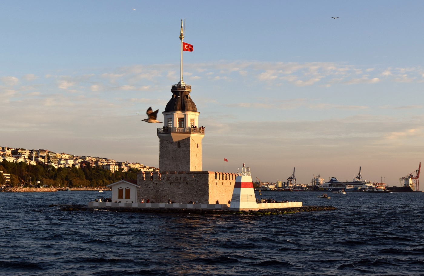 В закатных лучах.