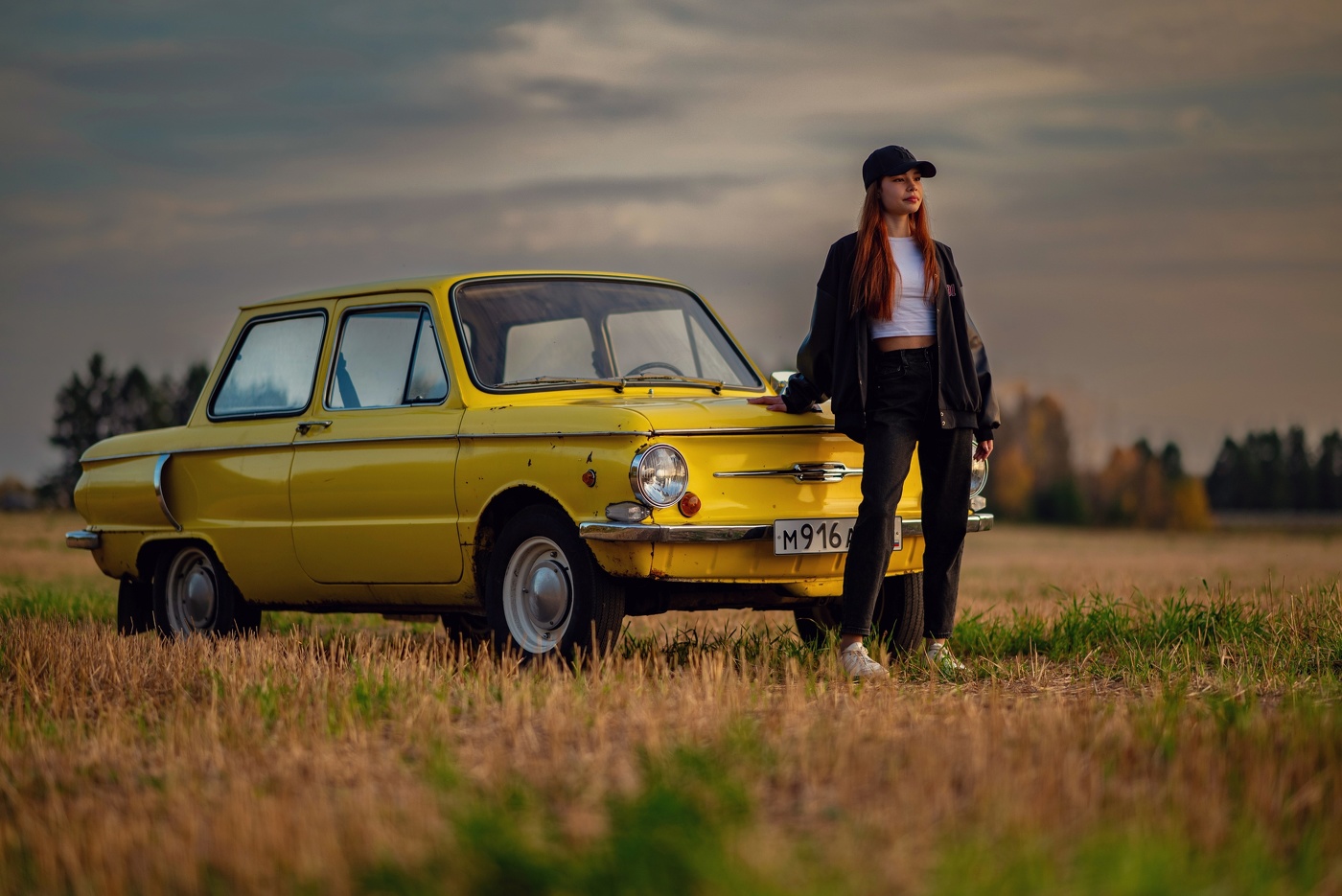 Жёлтая машина