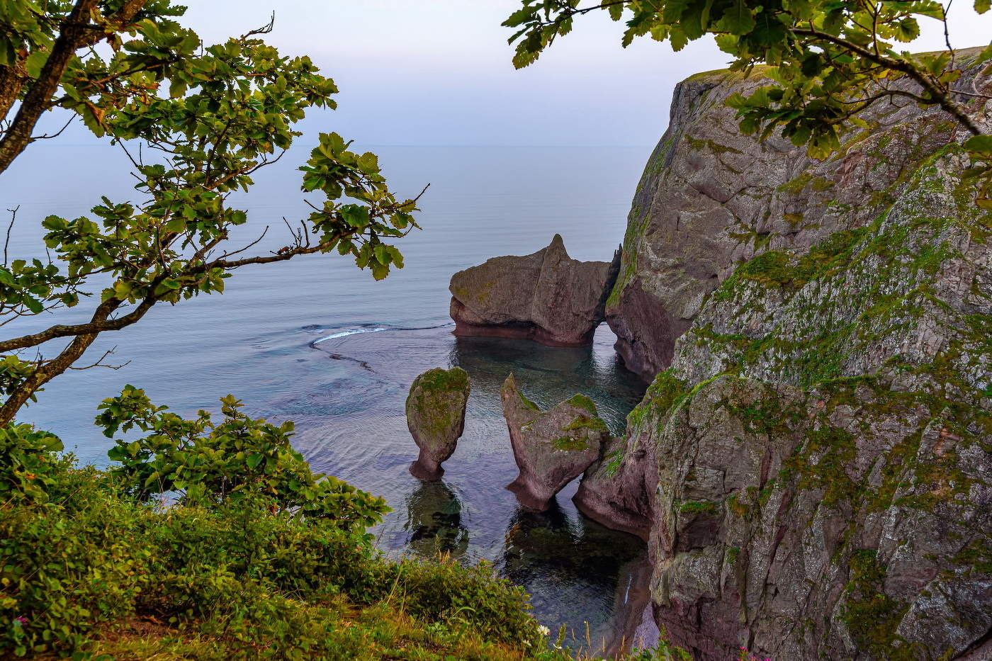 Кекуры бухты Дубовой