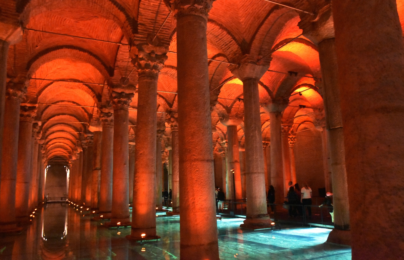 Цистерна Базилика -загадочное строение под землей в центре Стамбула