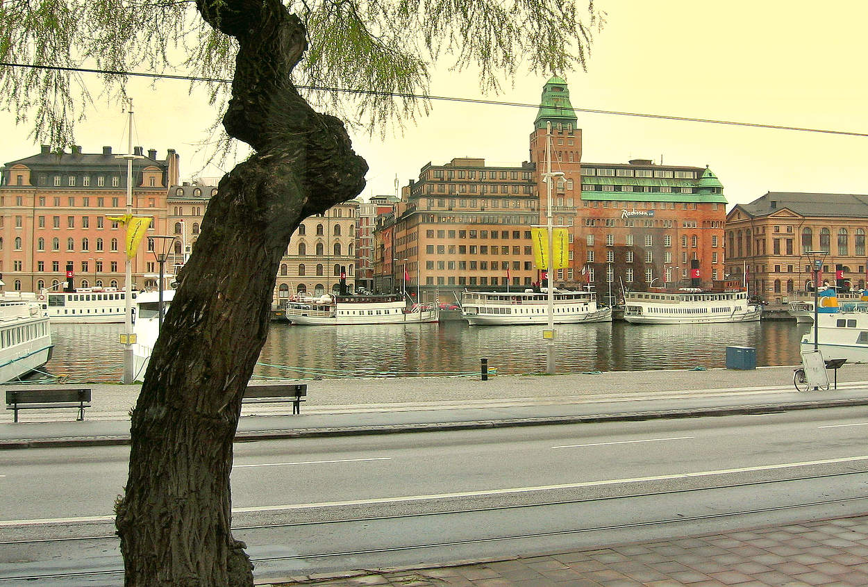 На набережной