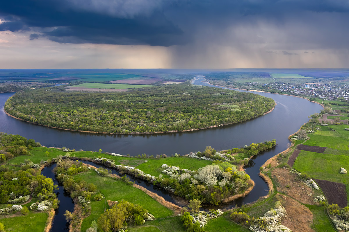 Далекие ливни