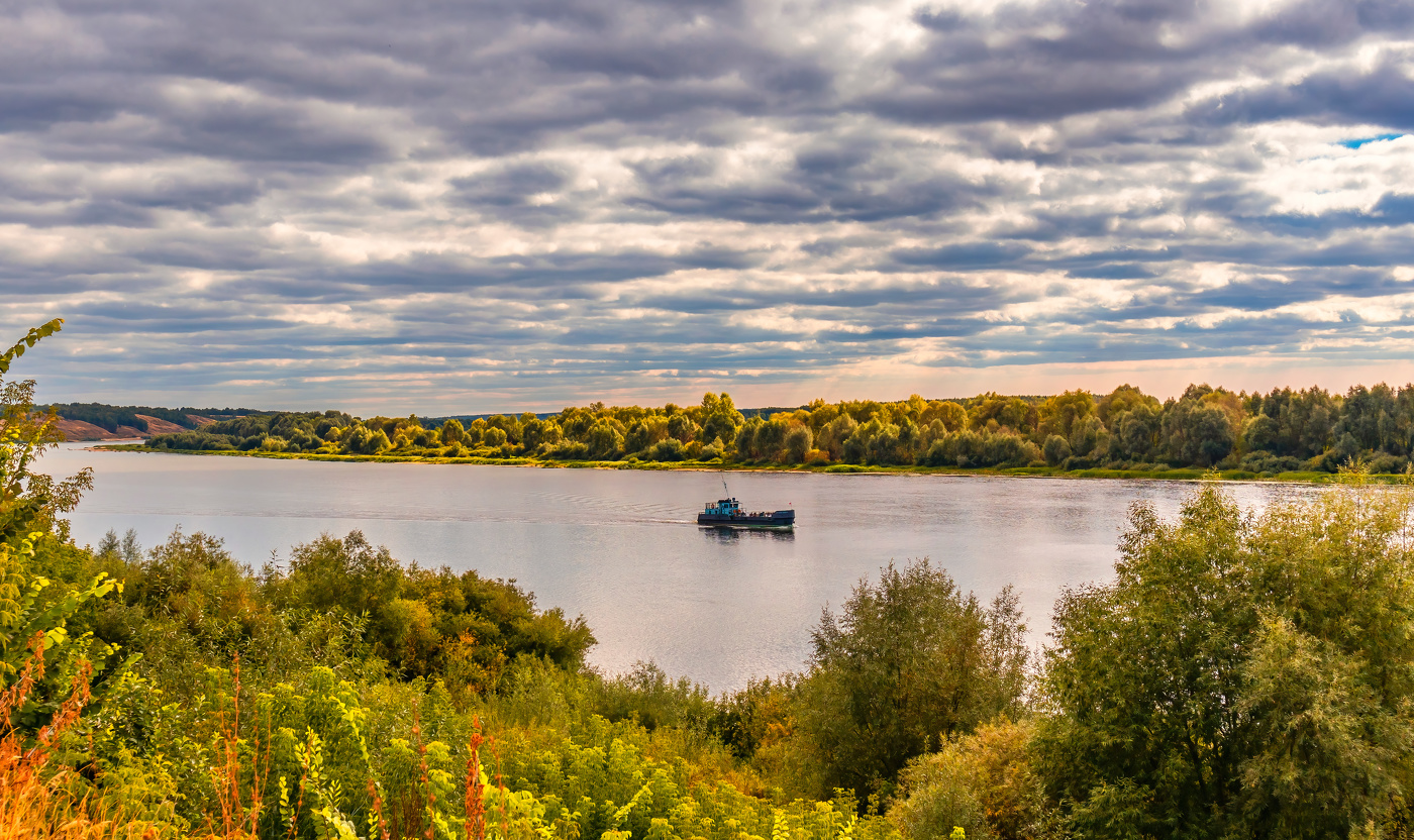 По осенней Оке.