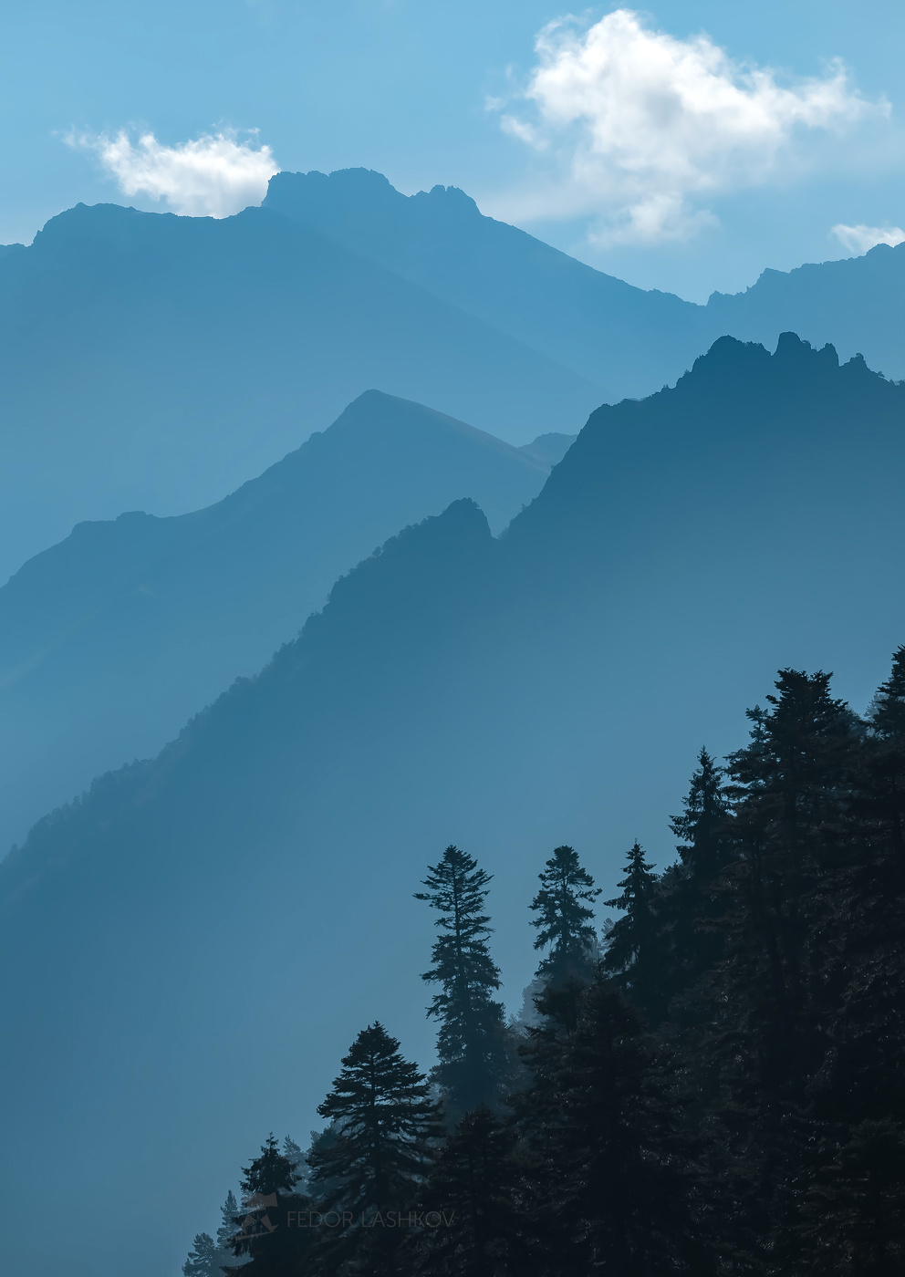 Прозрачная синева