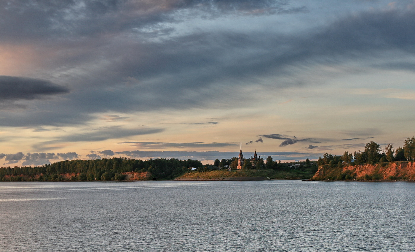 Вечером на Волге