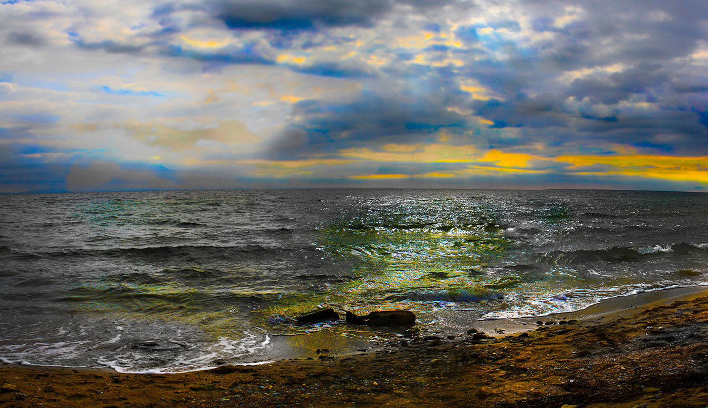 Тихо плещется вода