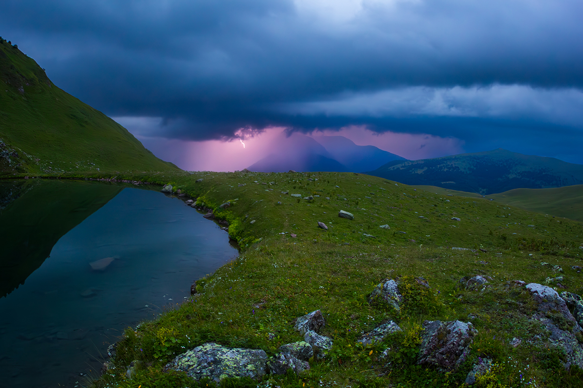 Вдали от грозы