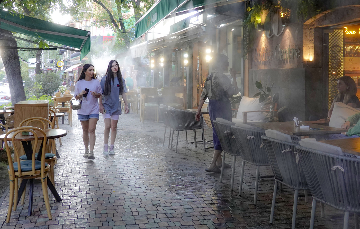 Жаркий день