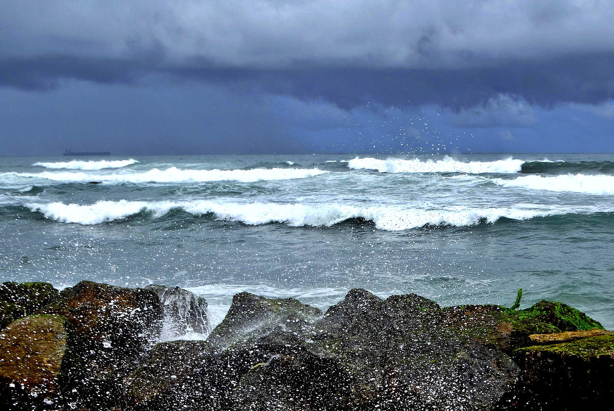 Шторм надвигается