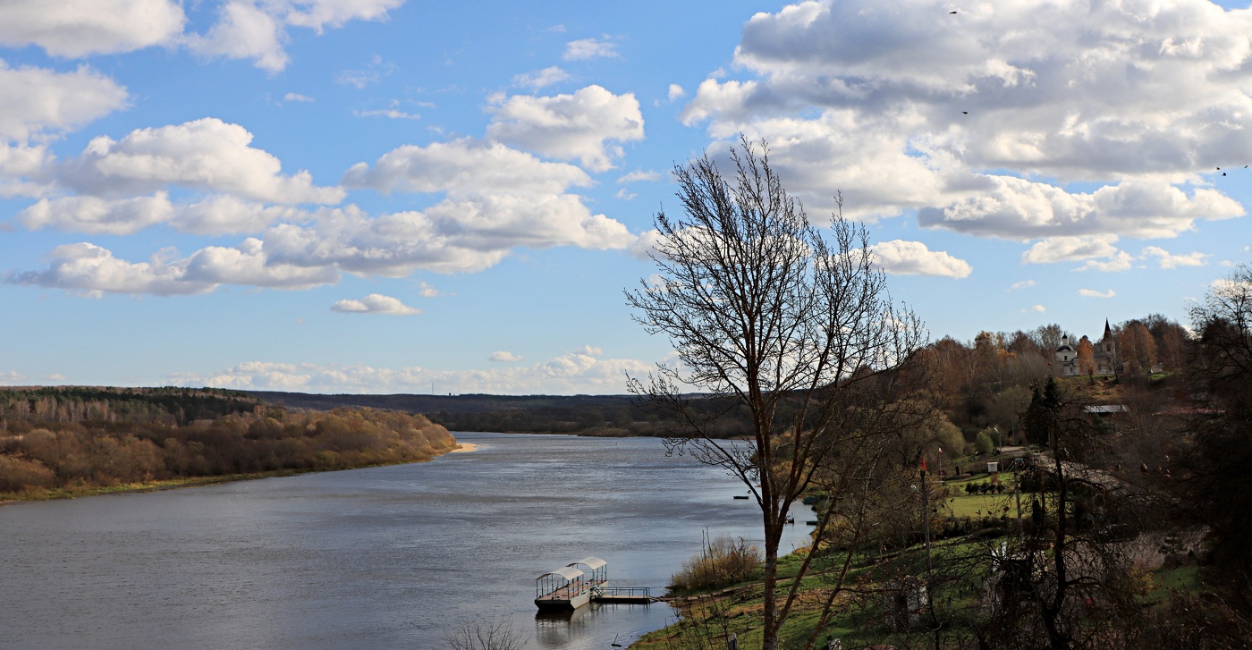 Вид на Оку со стороны города Таруса.