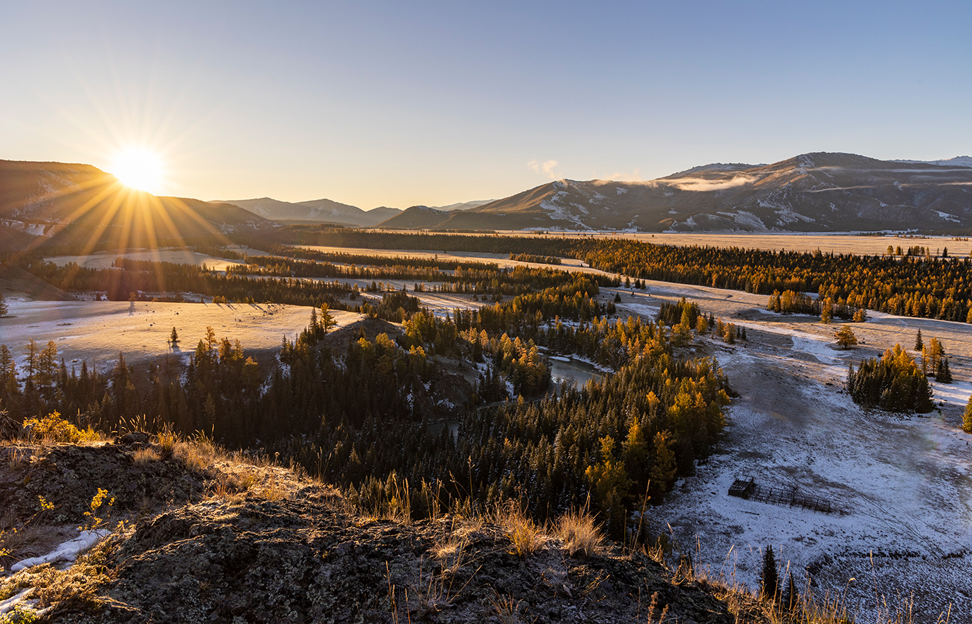 Утро в горной степи