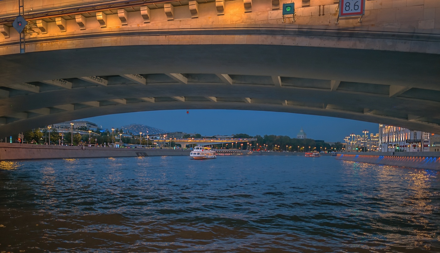 Вниз по Москва-реке