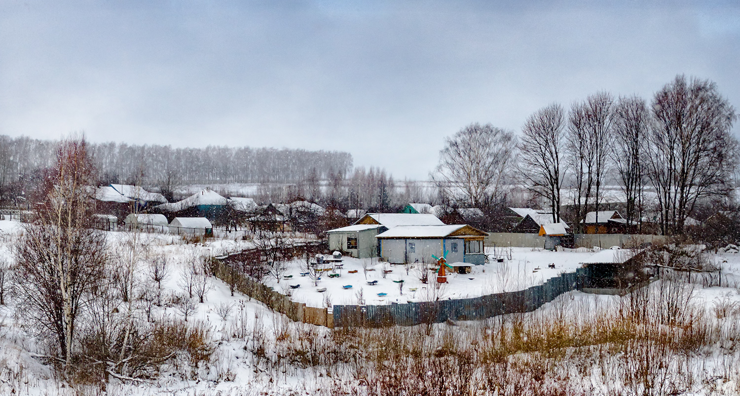 Деревенька с пасекой.