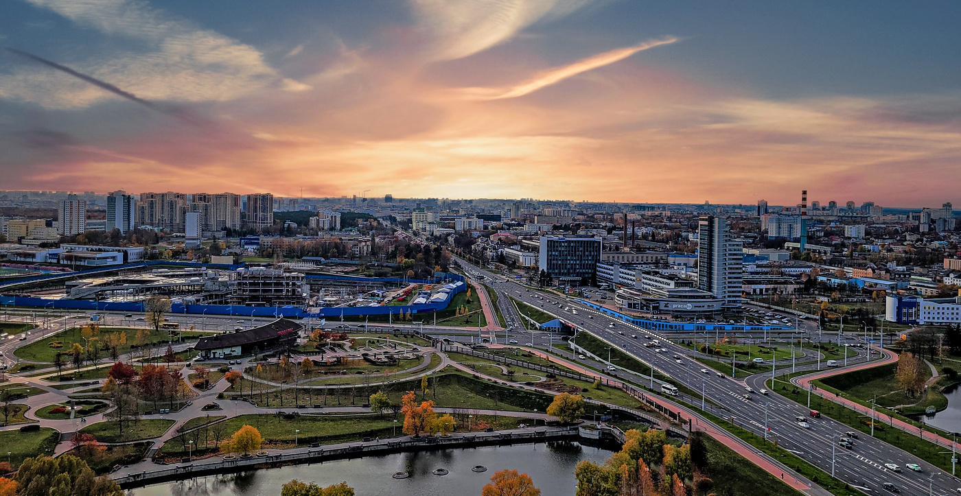 Закат над городом.