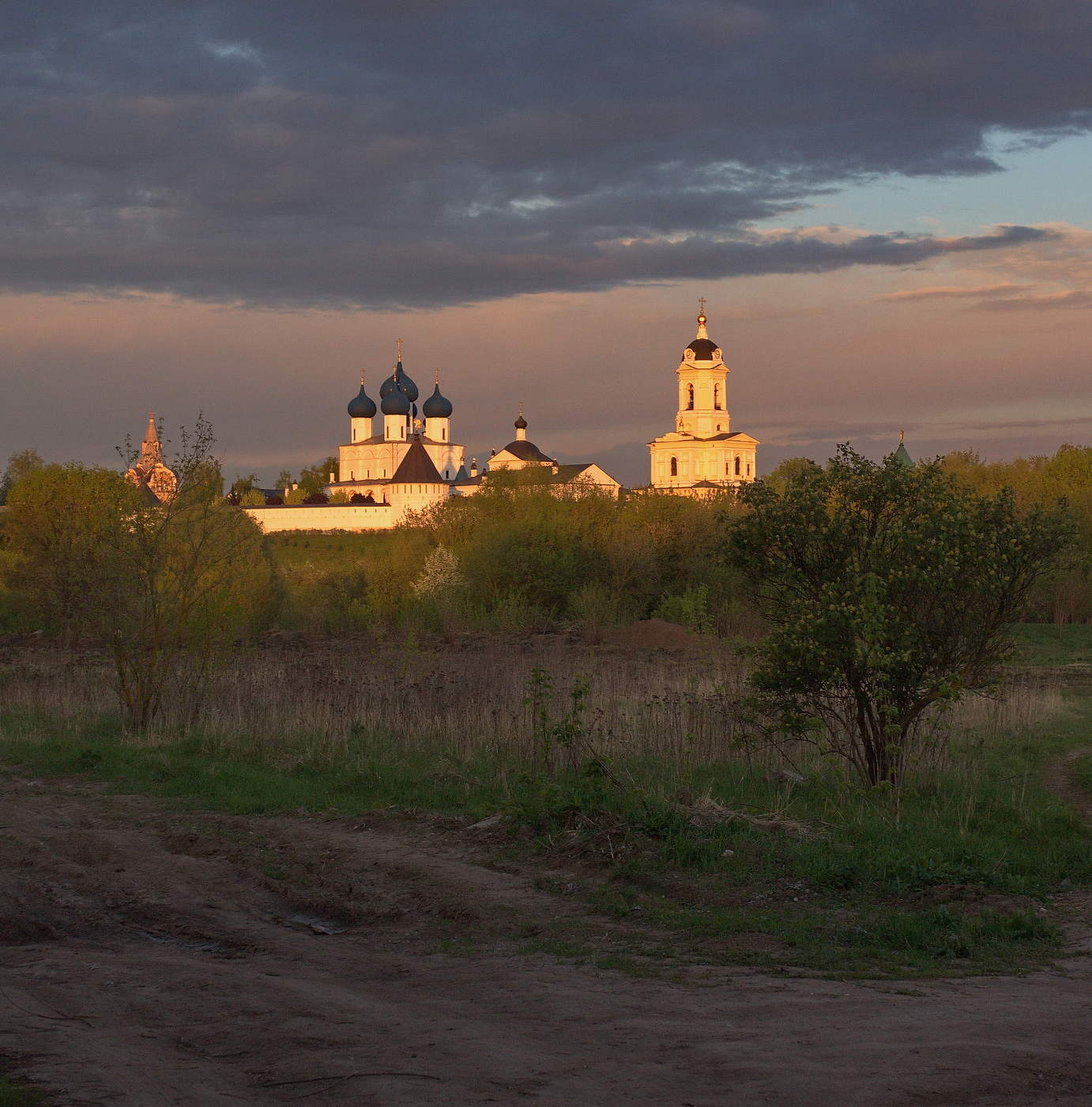 В десяти минутах до заката