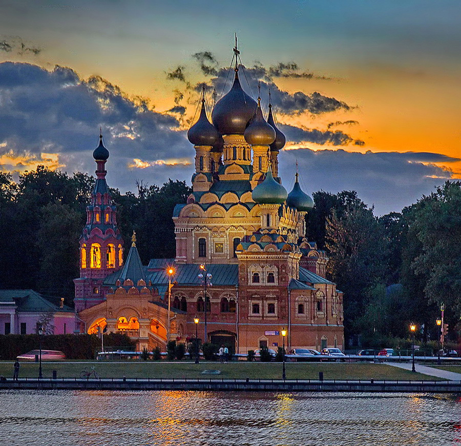 Храм Троицы Живоначальной в Останкино