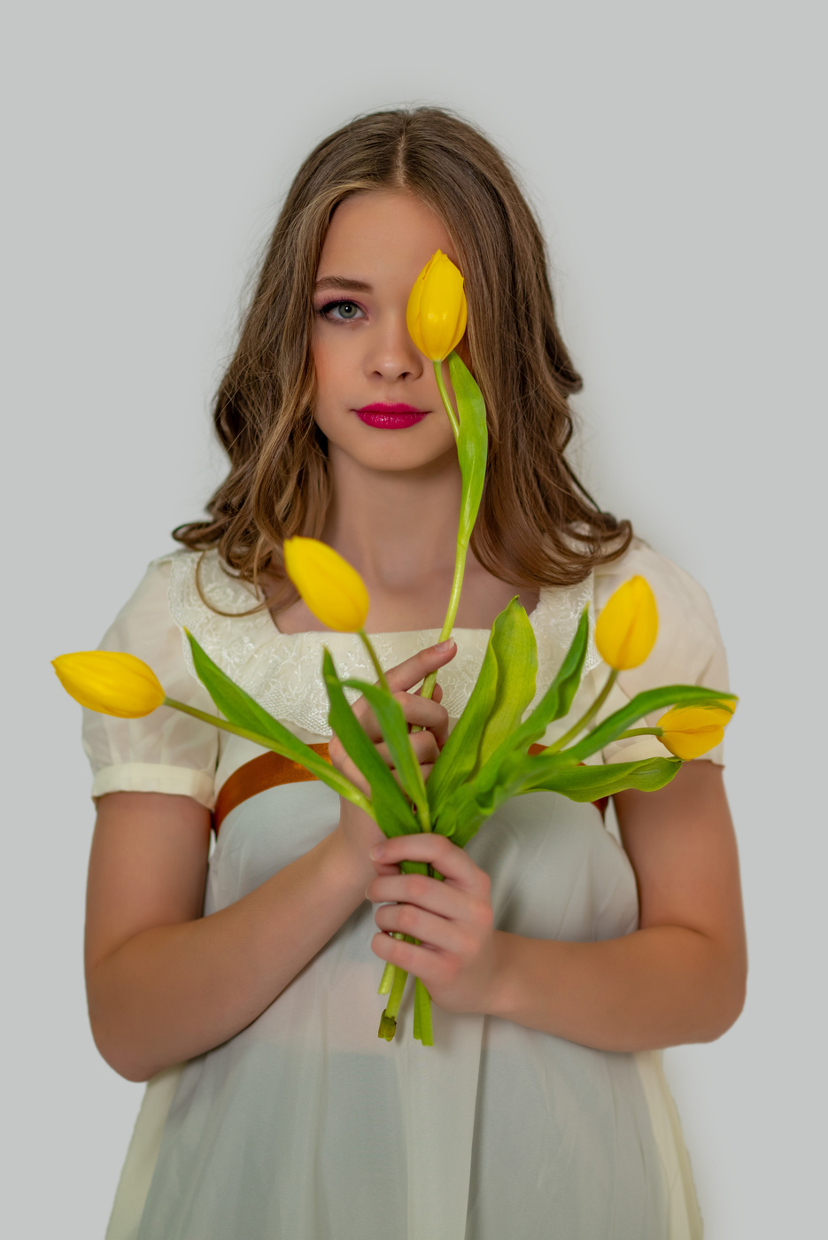 В белом платье