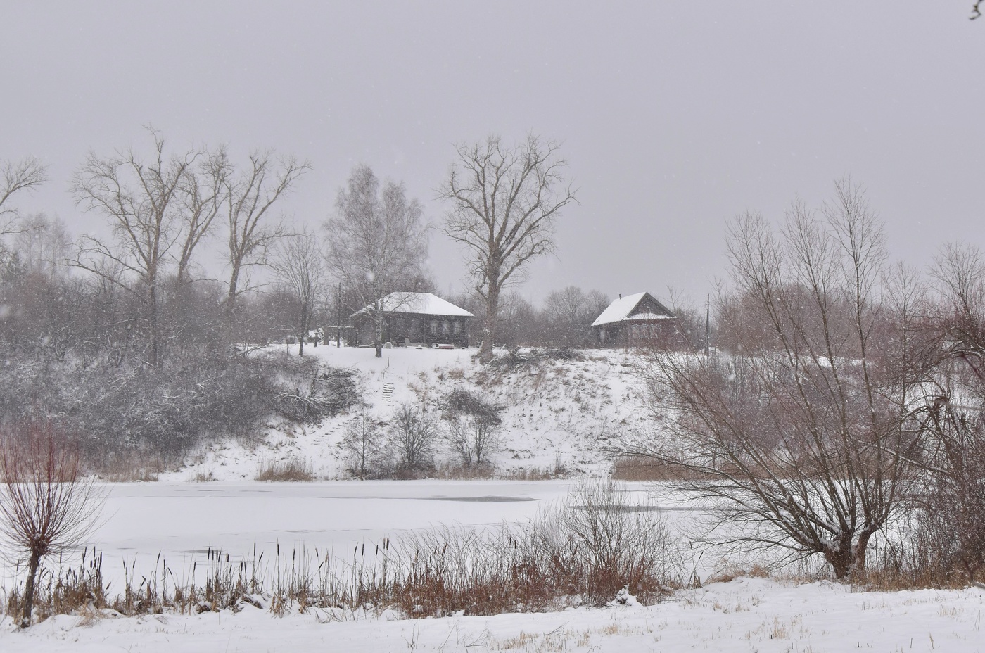 Сходит наземь небосвод...