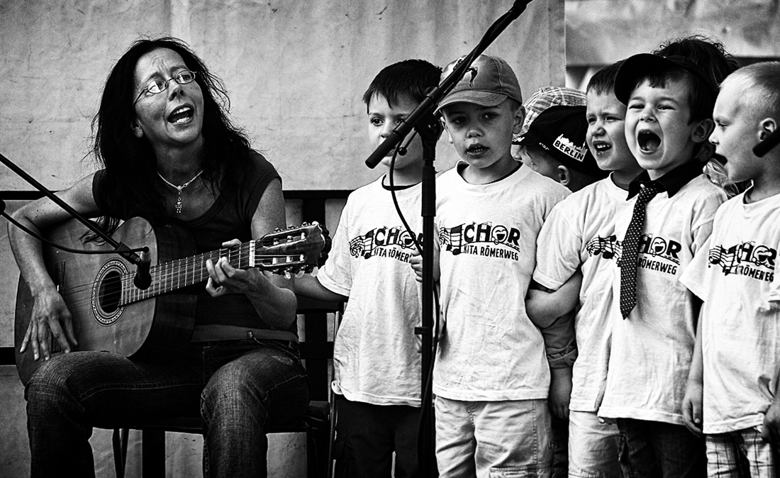 Будущий Паваротти...