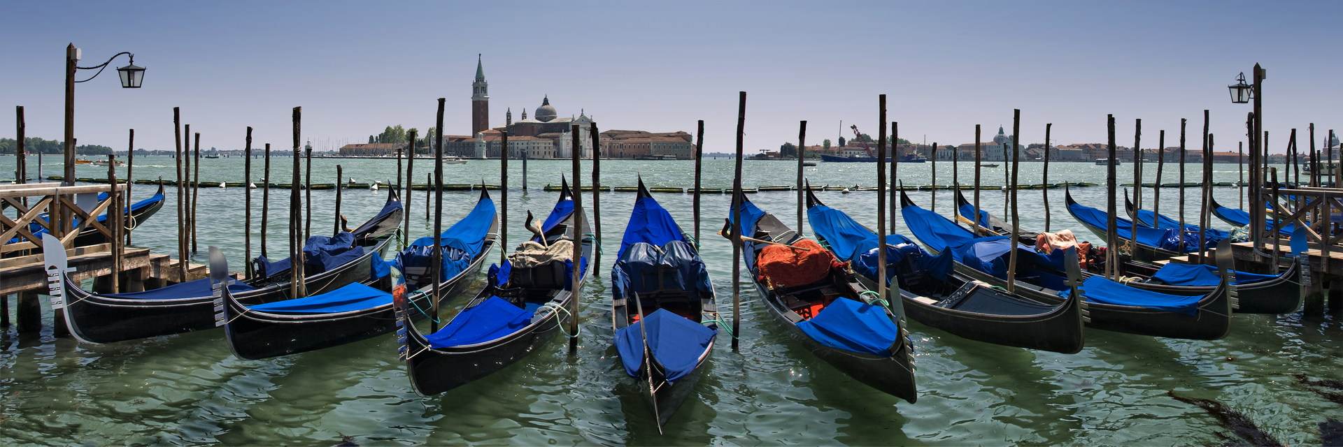 Стоянка такси с видом на Сан Джоржио